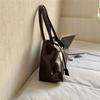 PU Tote Bag for Women with Cracked Texture Design and Metal Clasp Closure Ideal for Daily Use Work and Casual Outings