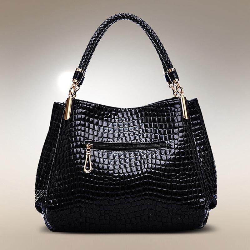 New Women's Handbag with Crocodile Pattern, Mature and Elegant European and American Style, Women's Shoulder Bag.
