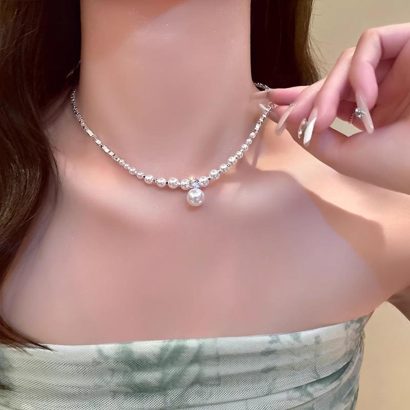 Light luxury elegant pearl water drop fringed rhinestone collarbone chain fashion temperament celebrity high sense necklace new trend