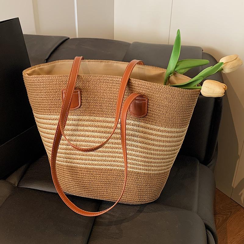 Large capacity woven straw vegetable basket bag women's summer 2025 new versatile leisure seaside vacation beach bag