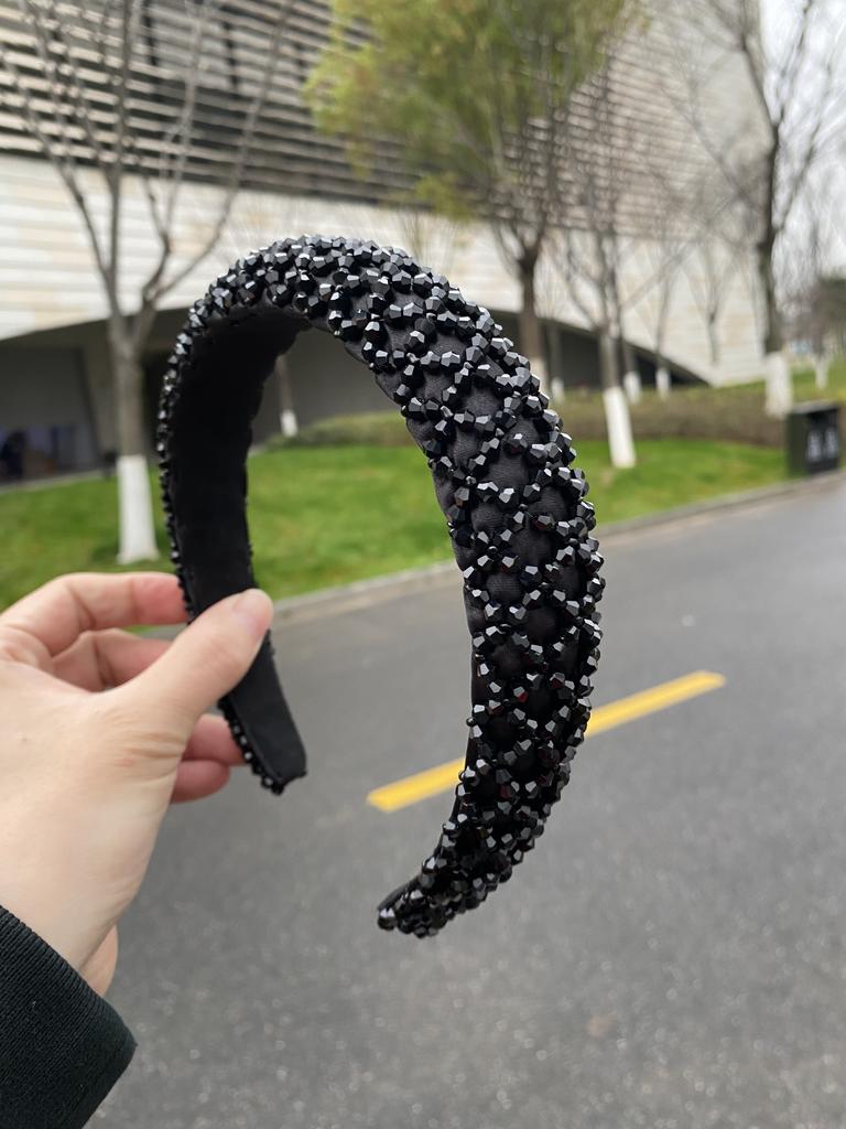 Neues Schwamm-Stirnband, Schlichtes und elegantes breitkrempiges Stirnband, Modisches handgenähtes Stirnband, Strass-Haaraccessoire