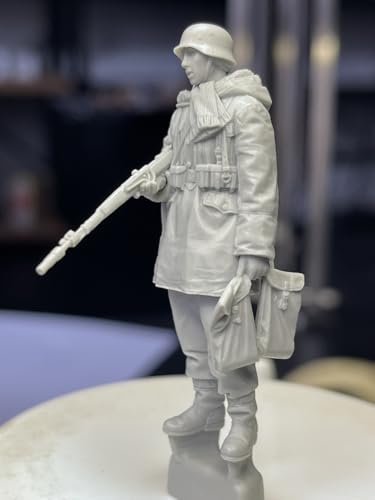 Alpine Miniatures 1/35 WWII German Waffen-SS Panzergrenadier with Grenade Launcher Rifle Resin Kit AM35325 (Person)