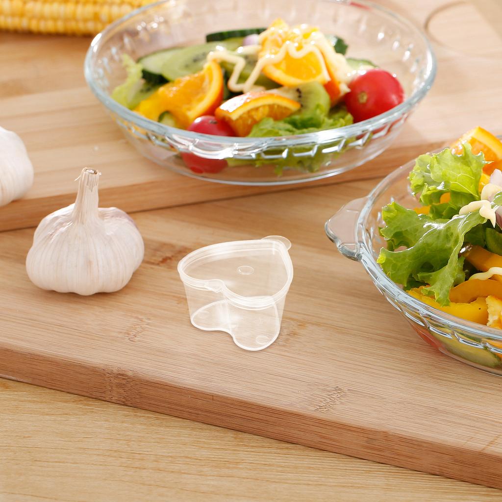 100Pcs Transparent PP Plastic Spice Containers Heart Shaped Leak Proof Storage Jars Suitable for Sauce Spice Use