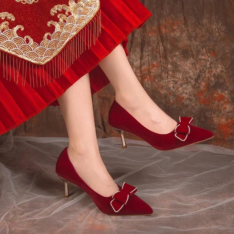 Mode Sexy Damen Pumps Hochhackige Rote Stiletto Hochzeitsschuhe Braut Designer Schuhe Weibliche Perlen Sandalen Spitzzehe Luxus Damenabsätze