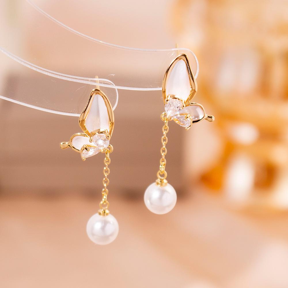 Simple Zircon Butterfly Earrings Light Luxury High-end Stud Earrings Temperament Fashionable Sweet Pearl Earrings Women