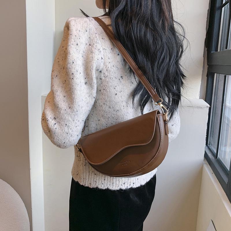 Women's Winter 2023 Simple Casual Crossbody and Shoulder Saddle Bag