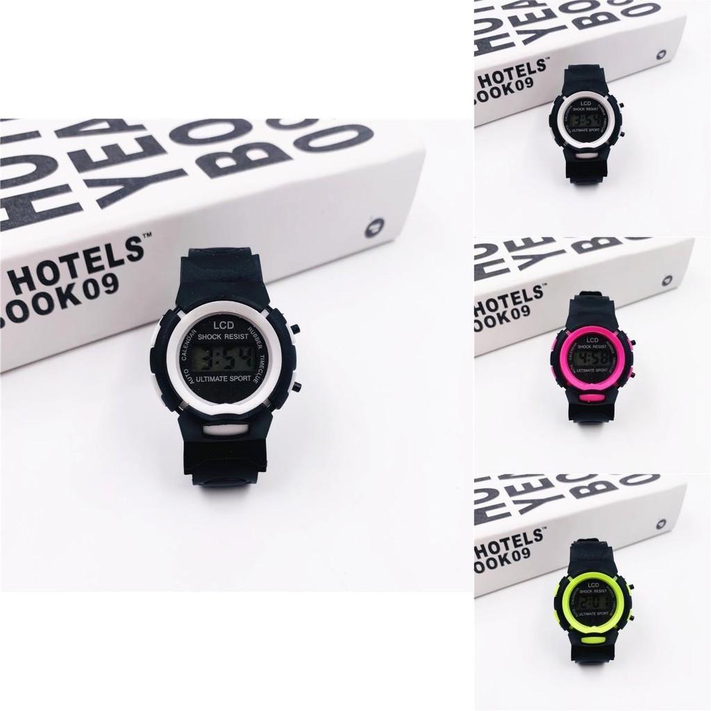 Montre électronique pour enfants de haute qualité avec un design circulaire coloré adaptée aux garçons et aux filles