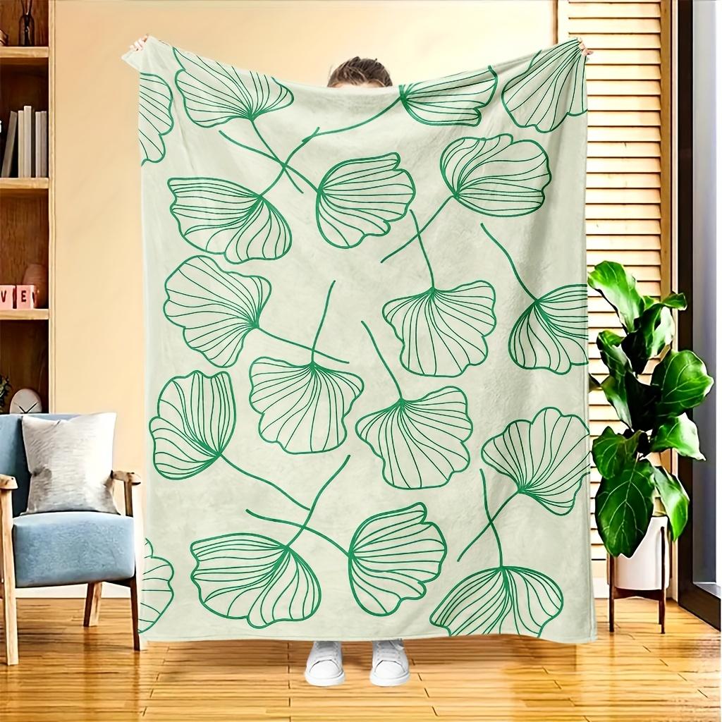 Contemporary Green Leaf Print Flannel Blanket - Soft Breathable Polyester, High-Definition Digital Print, All-Season Cozy 130x150cm51x59in