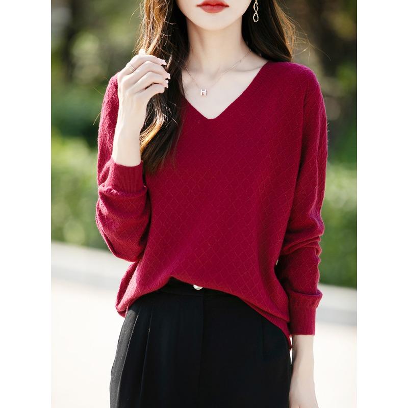 Autumn New Women's Knitted Sweater Andy Fleece Sweater Women's V-neck Long-sleeved Bottomed Prismatic Sweater Women's Batch