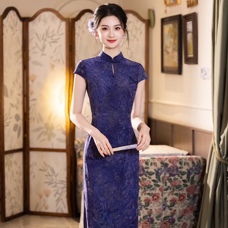 1011 spring and summer new cheongsam literary and retro Republic of China style slim cheongsam flocked water drop collar blue cheongsam spot