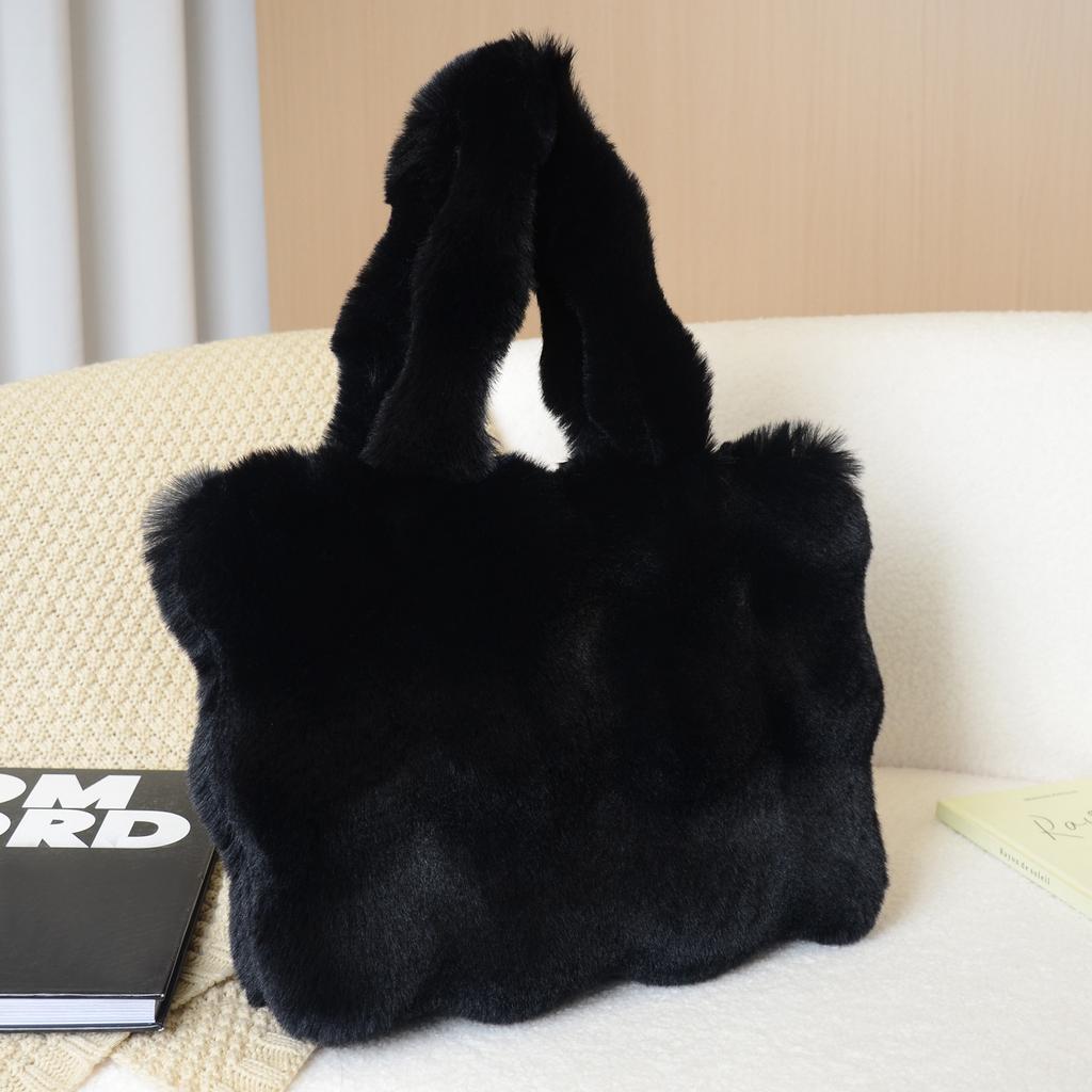 Large capacity autumn and winter imitation rabbit plush bubble hair bag light luxury shoulder tote bag travel bag plush handbag