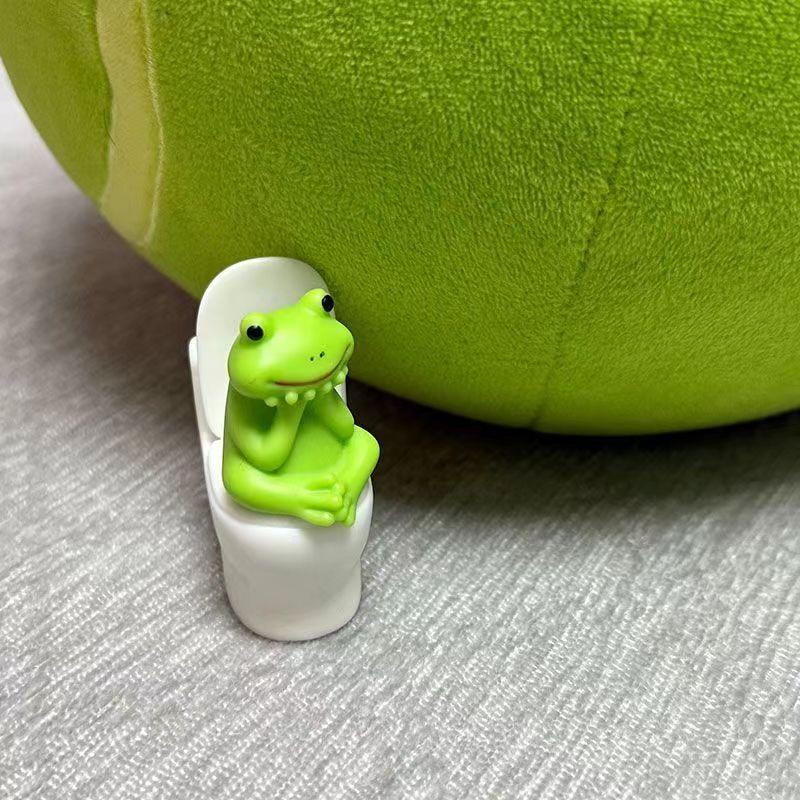 

Charming Hand-Painted Mini Pig Figurine Statue Decor with Vibrant Colors for Home Bathroom Car Ornament Perfect Gift Idea