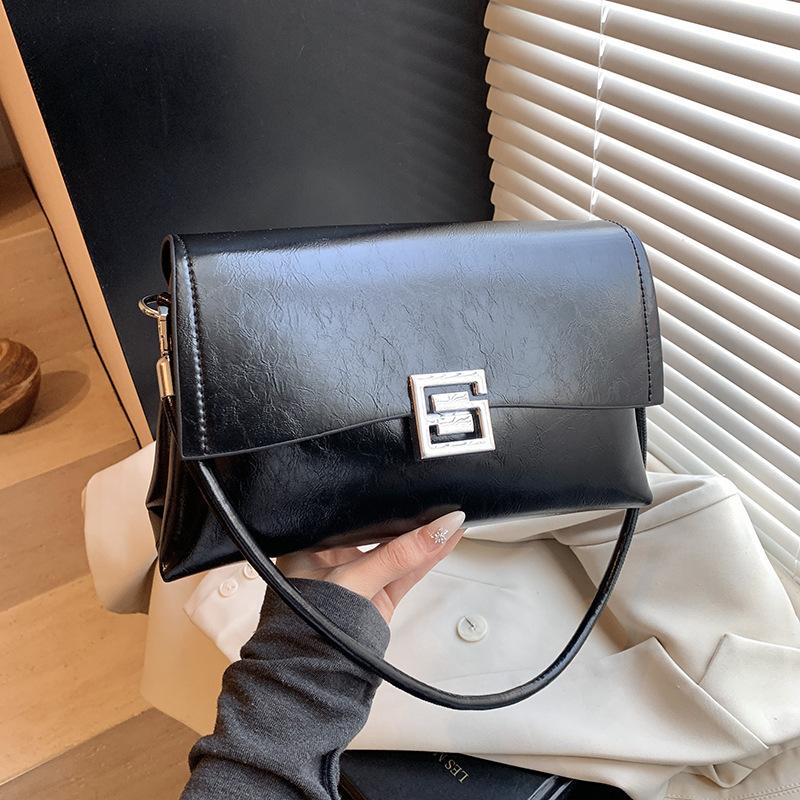 Premium texture fashion small bag women s 2025 new simple and versatile small square bag niche commuter shoulder messenger bag