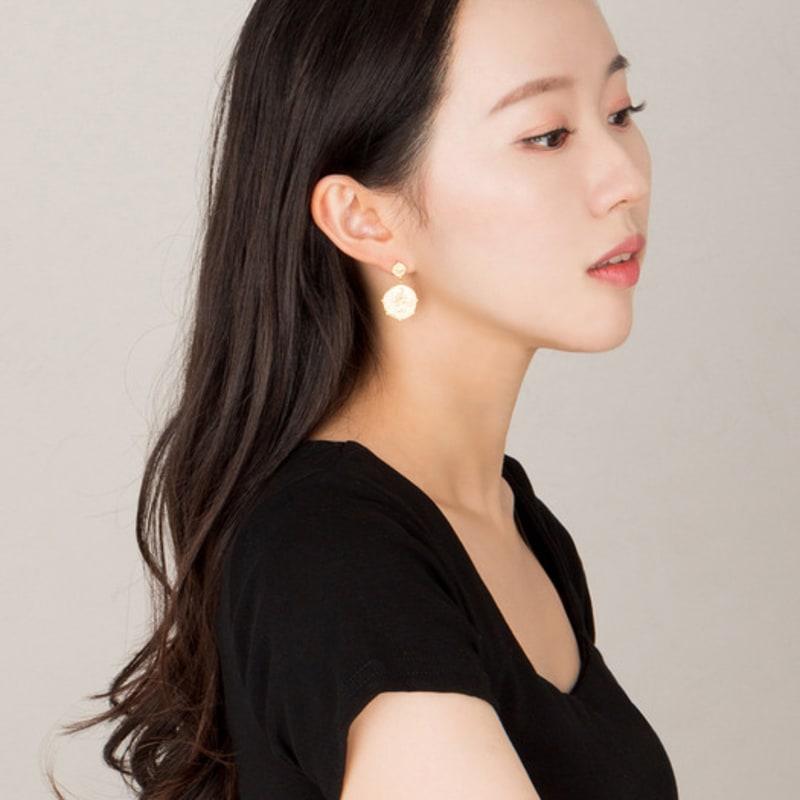 AUGUST ALICE 14K Vintage Medaillon Hängeohrringe