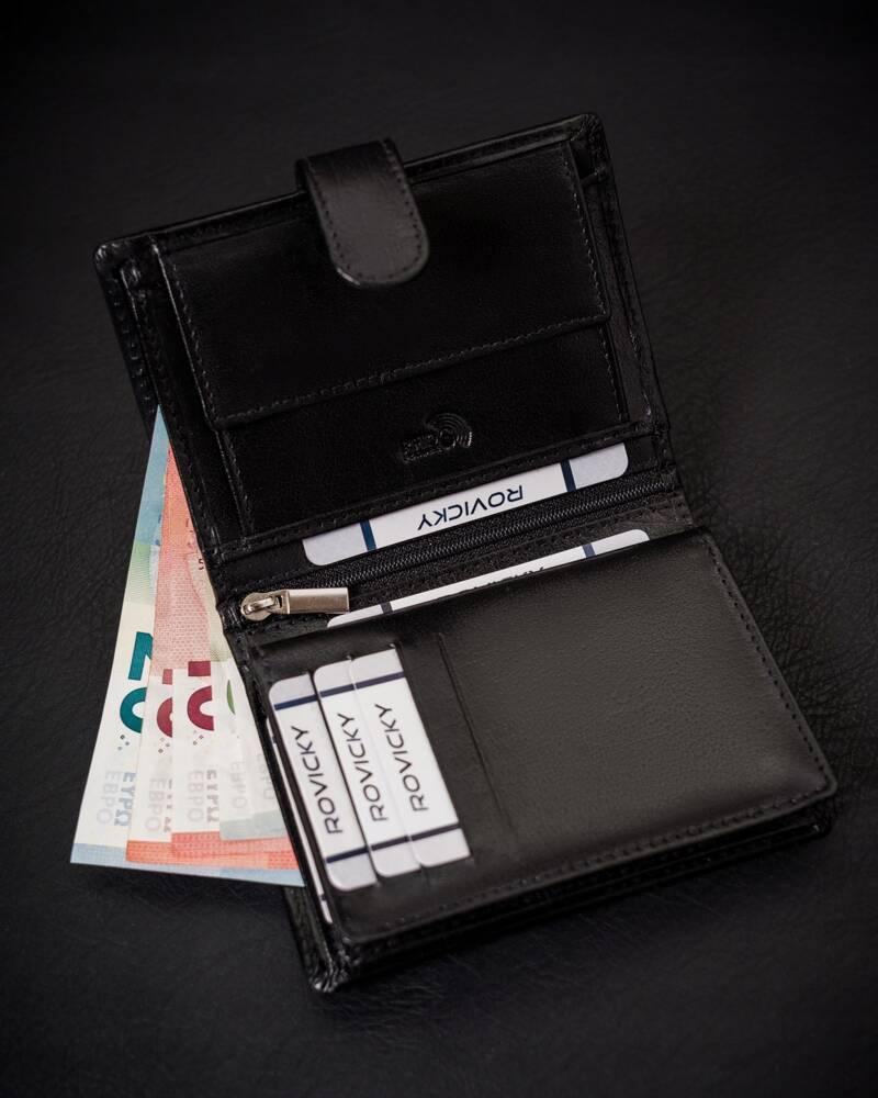 Extensive Men's Wallet Made of Natural Leather - Rovicky