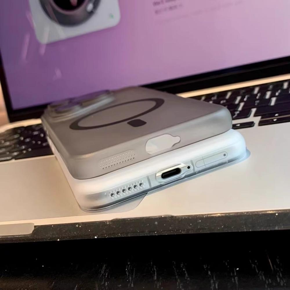 Translucent Frosted PC For Magsafe Magnetic Phone Case For HuaWei Pura 80 70 Mate 70 Pro + Ultra Wireless Charge Nonslip Cover