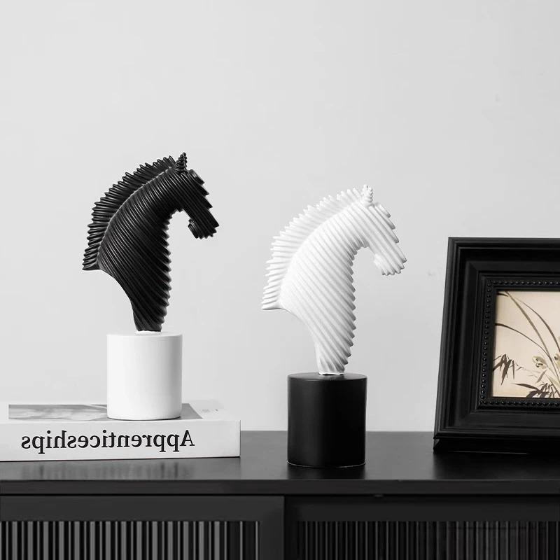 Abstract Striped Horse Head Horse Sculpture Abstract Striped Geometric Statue Arched Arc Decorative Figurines Home Decoration