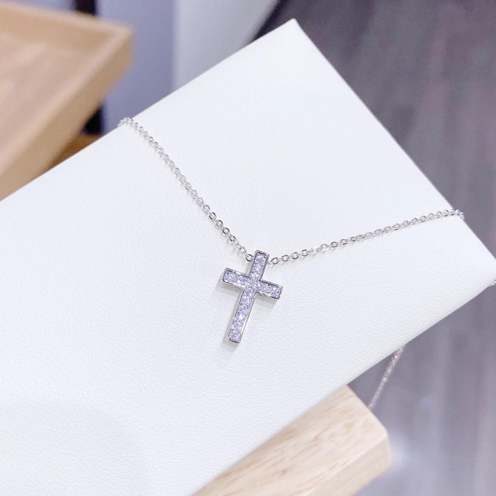 Korean Style Zircon Cross Pendant Necklace - Elegant Silver Plated Shimmering Crucifix Clavicle Chain for Women Minimalist Daily Jewelry