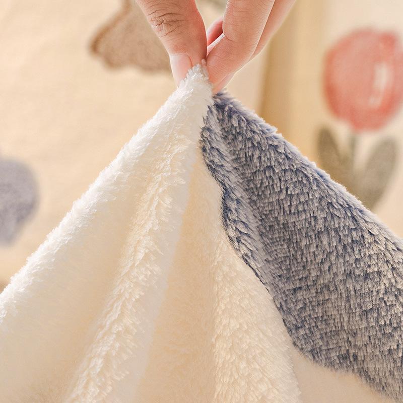 Cute Cartoon Sofa Cover Towel Autumn and Winter Thickening Milk Fiber Anti-Scratching Sofa Cushion All-Inclusive Sofa Cover Dust Cover