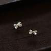 Exquisite and Compact Bow-shaped Earrings for Women, Light Luxury Earrings, Fashionable and Versatile Jewelry.