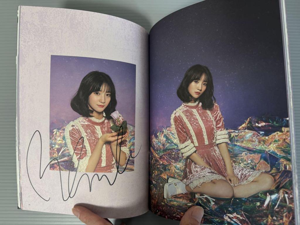 [USED] OH MY GIRL Bini Arin autographed mini 5th Secret Garden CD