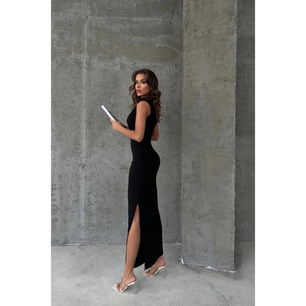 Schwarzes Sandy-Kleid mit drapierten Schultern und Taille und Schlitzdetail