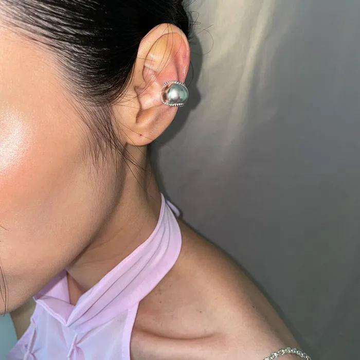Roman earcuff