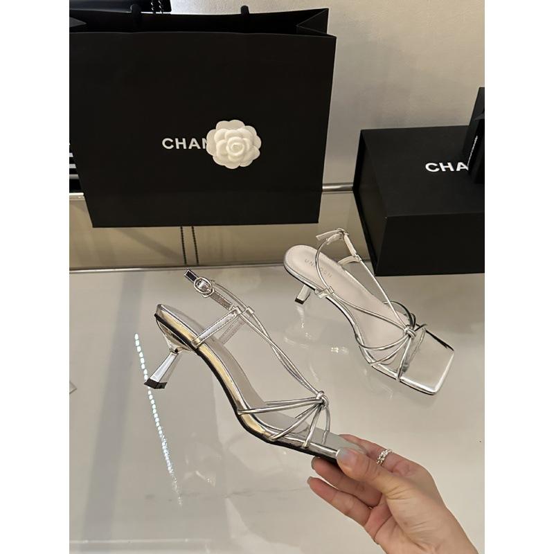 

2025 spring and autumn new fashion word with thick heel women s sandals simple open-toed Roman style strap medium high heel 39 серебряный