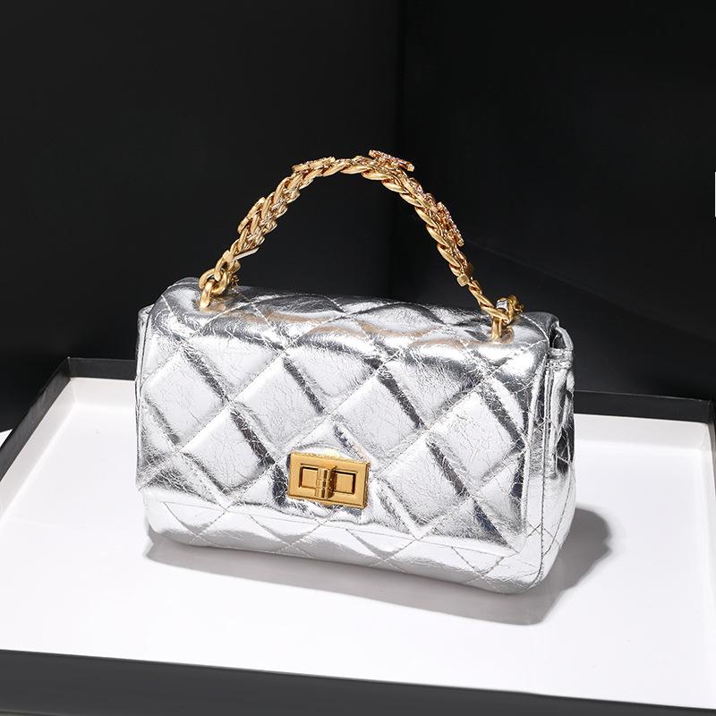 

Французский стиль маленькой парфюмерии Легкая роскошь Женская сумка Модный тренд Сумка на плечо Бриллиантовая цепочка Сумка подмышку Модная Высококлассная Портативная