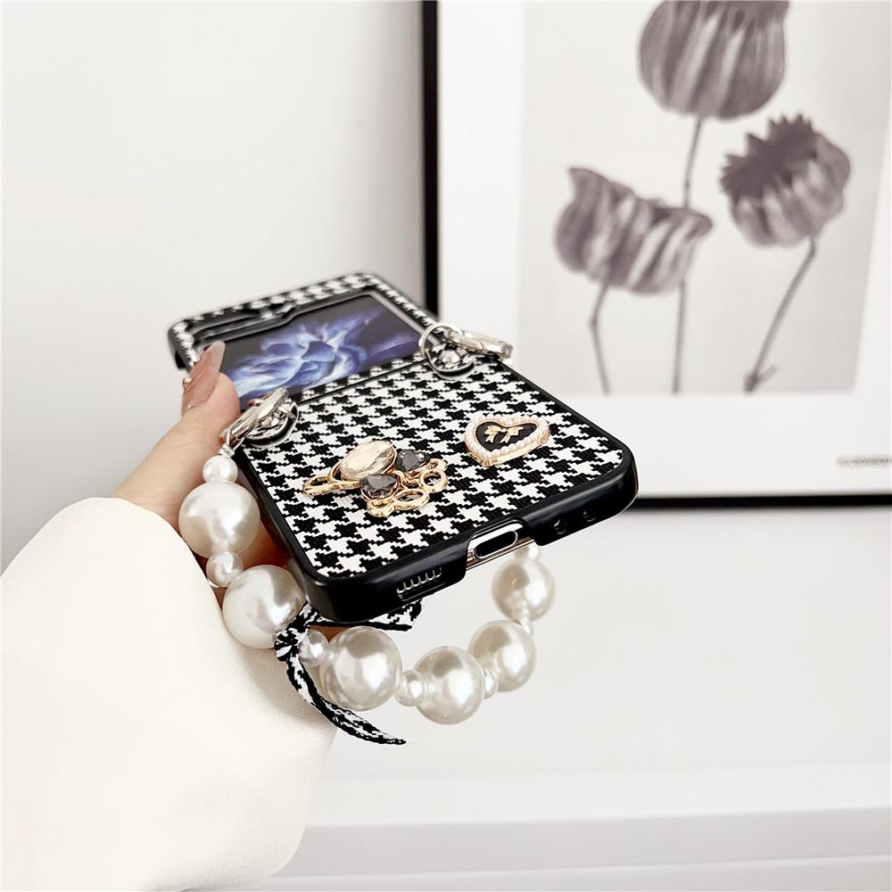 Luxury Plaid Leather Bracelet Case For Samsung Galaxy Z Flip 5 Z Flip 4 3 Cute Bear Camellia Flower Pearls Shockproof Back Cover