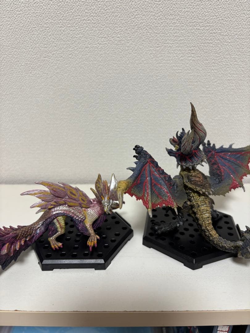 

[USED] Monster Hunter Tamamitsune and Diablos (Rampaging) Figures