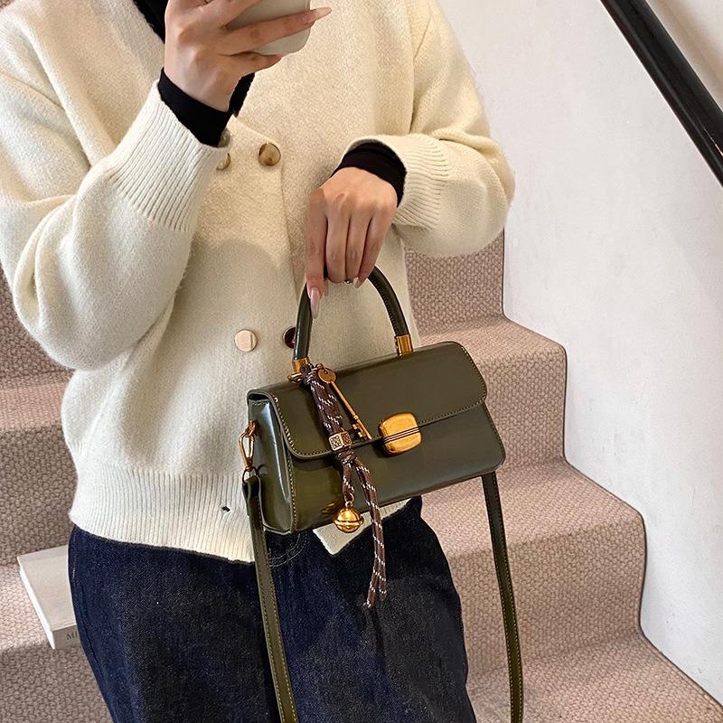 Premium Retro Small Bag Women's New Versatile Trend Messenger Bag Fashion Portable Small Square Bag