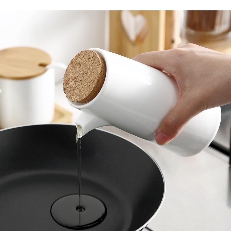 Simple Household Ceramic Seasoning Jar Set Salt and Pepper Storage Oil Pot Kitchen Spice Organizer