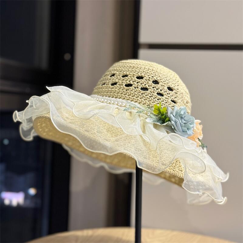 2026Summer straw hat with mesh weave diy The flowers are stylish and three-dimensional, giving a sophisticated look and making the face appear