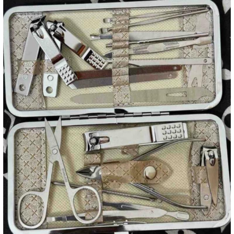 19pcs/set Manicure and Pedicure Tool Set with Storage Box Portable Foot Care Set, Suitable for Women Men Travel Home Salon Gifts