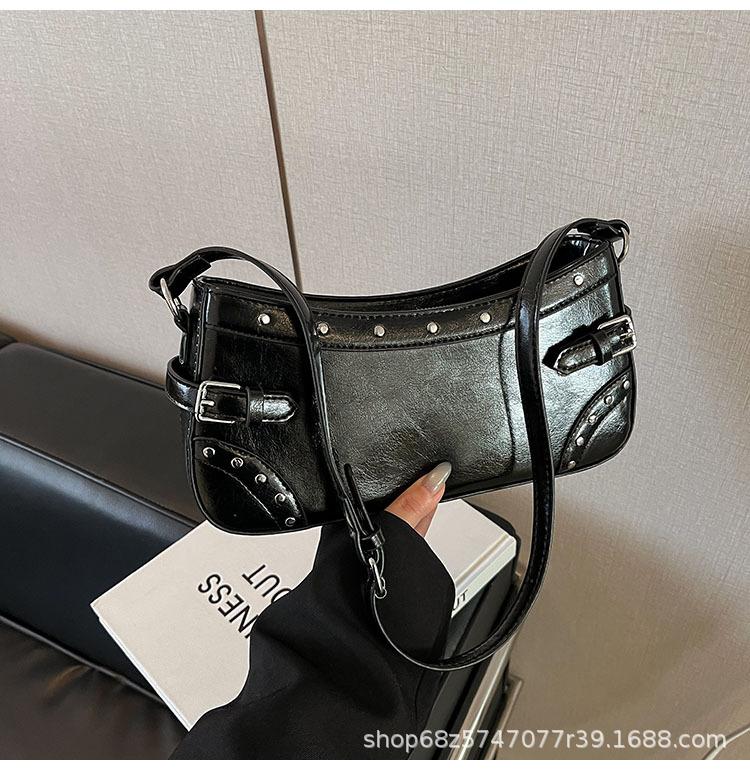 Premium Rivet Underarm Bag Hong Kong Style Niche Retro Shoulder Bag Ladies Temperament Ladies Fashion Baguette Bag