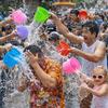 6 Pcs Large Capacity Water-Splashing Festival Buckets with Handle Sand Pails  Outdoor Summer