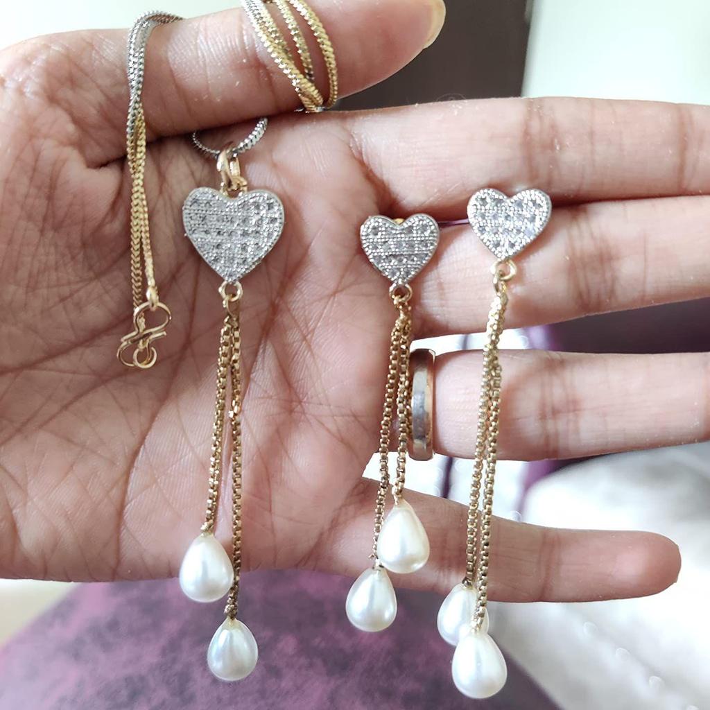 Sada náušnic s přívěskem ve tvaru srdce z kubické zirkonie pozlacená 18karátovým zlatem pro ženy a dívky