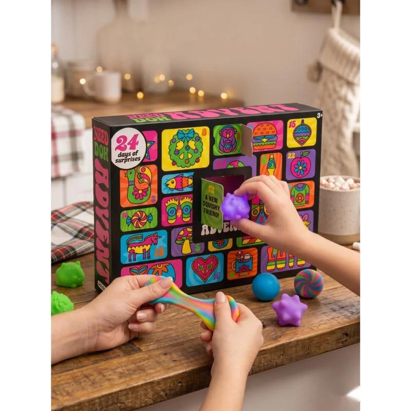 Calendario dell'Avvento Pop Cube 5cm Ice Baby Squishy 24 Fori Fidget Calendario per Bambini Adolescenti Regalo per le Feste di Compleanno Carina Decorazione da Scrivania