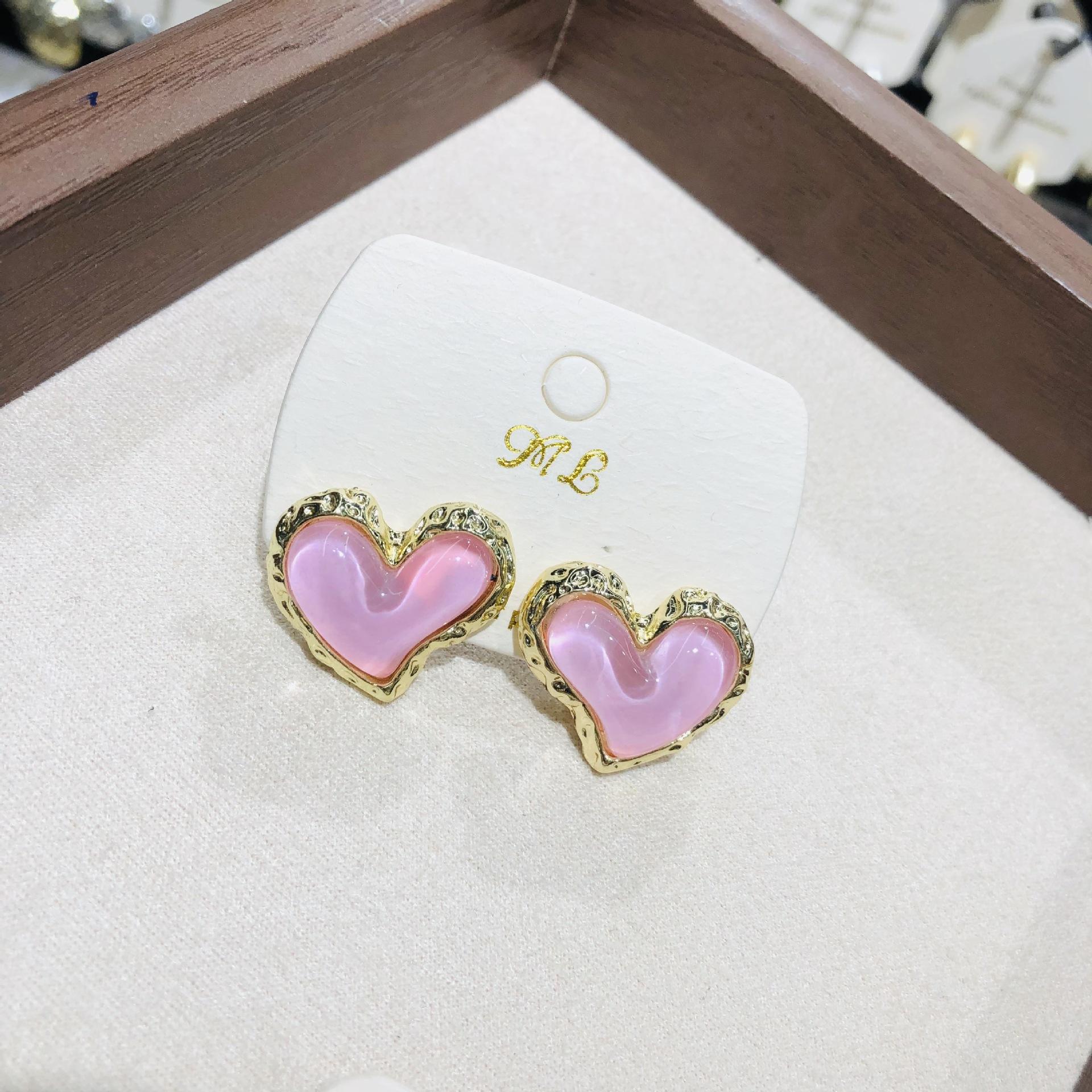 Elegant and sophisticated earrings for women, versatile diamond earrings, silver needle earrings, and trendy new styles of jewel