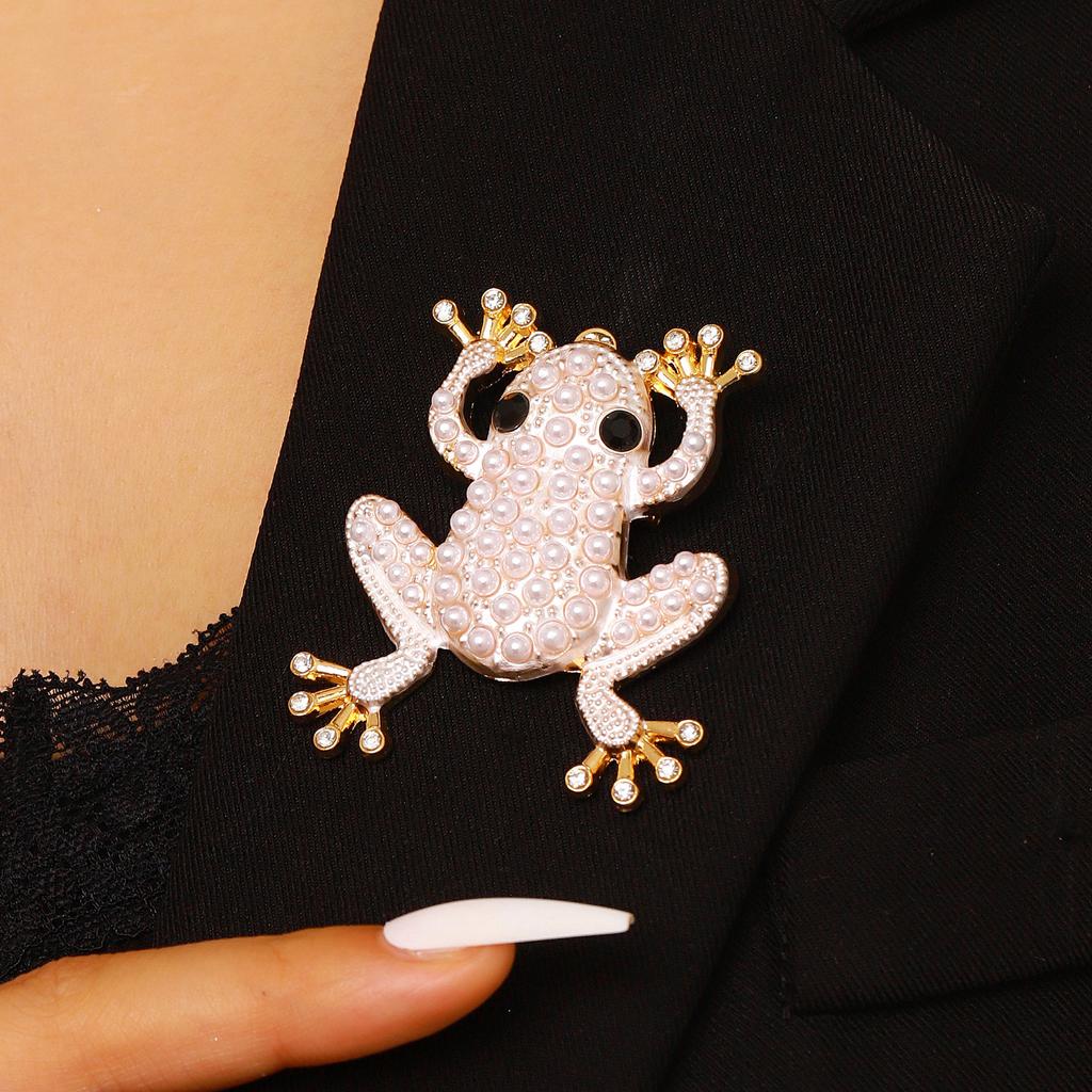 Gold Tone Green Crystal Frog Stud Earrings, Sparkly Animal Statement Earrings for Women