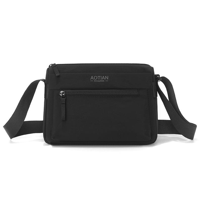 Men's Shoulder Bag Travel Commuter Outdoor Sports Waterproof Messenger Bag Tooling Crossbody Bag