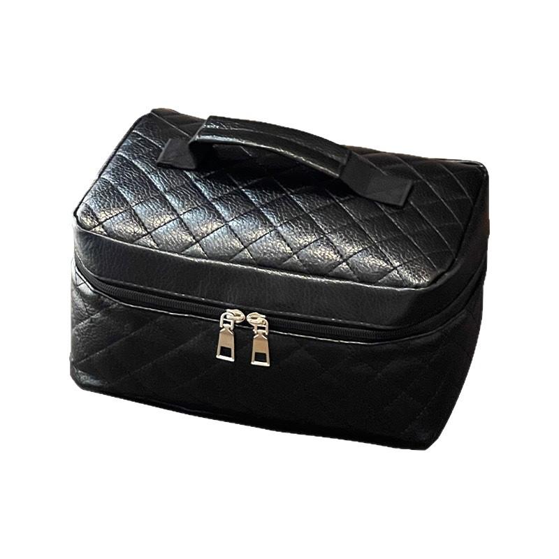 Argyle Make-up-Tasche im koreanischen Stil: Kosmetik-Organizer mit großer Kapazität und modischem Handheld-Design für bequemes Reisen.