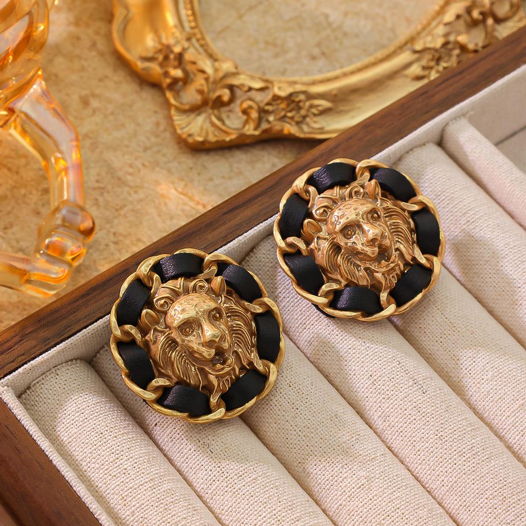 Animal Weaving Lion Head Earrings Three-dimensional Retro Vintage High-end Palace Fashion