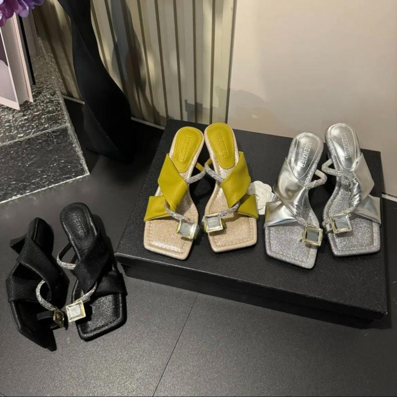 Korean Version of Rhinestone Premium Sense Heightening Beach Sandals 2025 Spring New with Skirt Versatile Set Toe Slippers Women