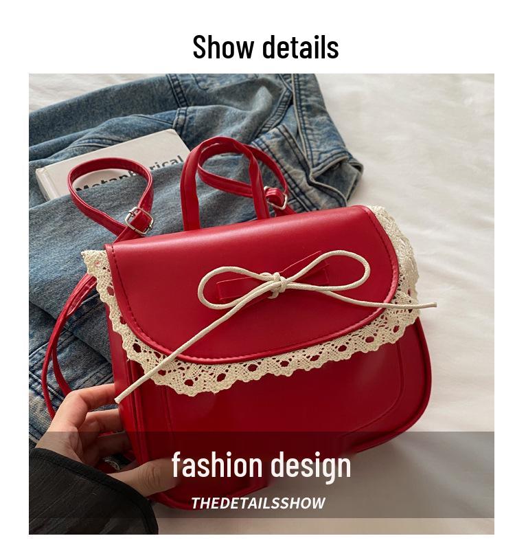 Modny damski plecak na jedno ramię z koronką i kokardą na lato 2025