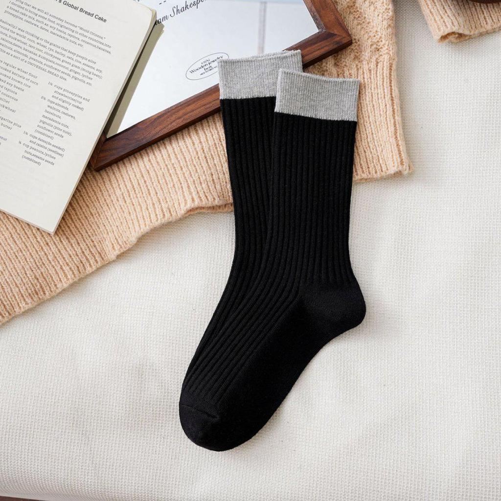 Retro Mid-Calf Slouchy Socks with Vertical Stripes - Spliced and Double-Stitched for Autumn and Winter. Versatile Ins Style.