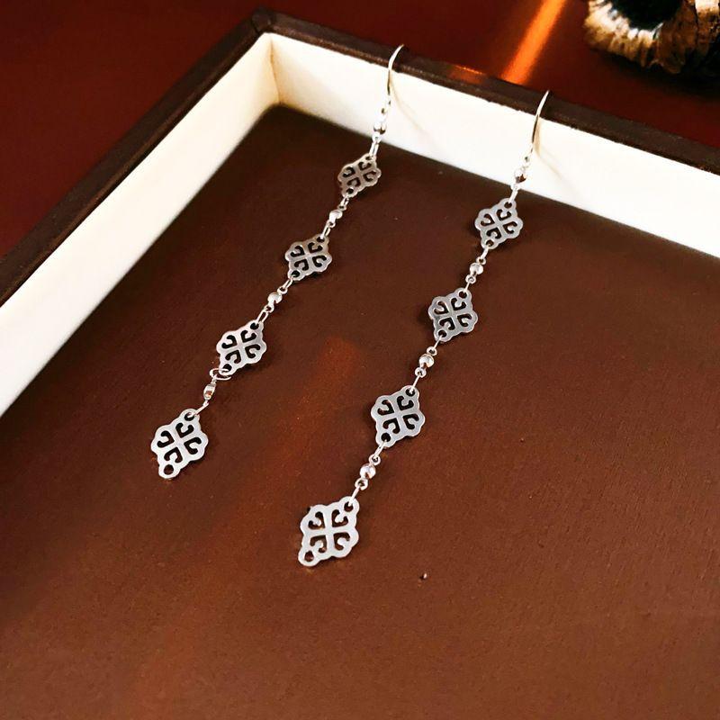 Silver needle silver series cold wind fringed earrings fashion heavy industry metal wind earrings niche simple design earrings