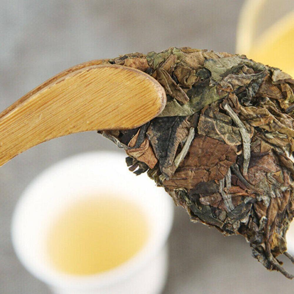100g Natürlicher Weißer Tee Kuchen Alte Baum Xiao Bai Tian Hochgebirgs Kräutertee für Männer Frauen