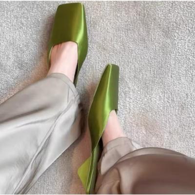 2025 Printemps Été Couvre-orteils Femmes Mules Pantoufles Mode Peu Profondes Dames À Enfiler Fête Robe Décontractée et Élégante Chaussures Féminines